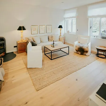 Semi-detached House Near Schaalsee And Hamburg 펜션 *